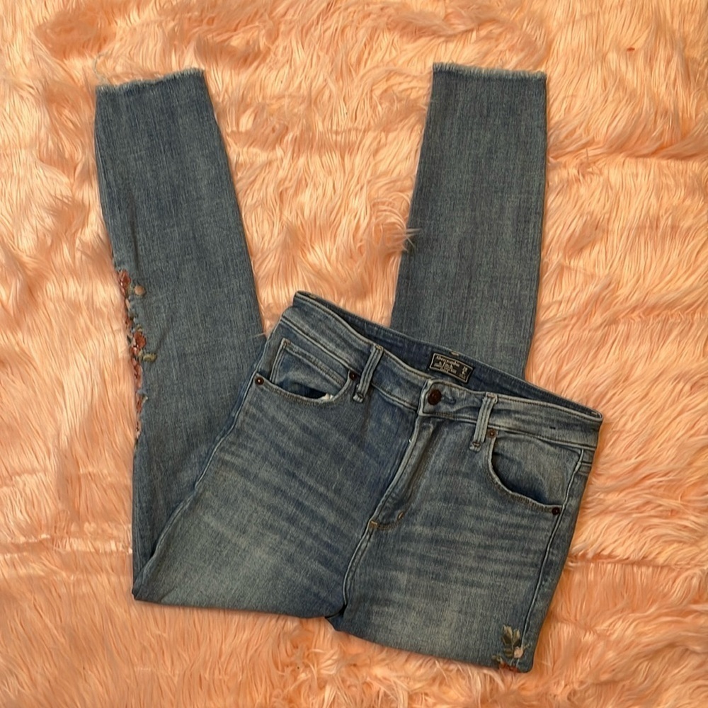 Abercrombie & Fitch Woman’s High Rise Jeggings Floral Embroidery Jeans Size 28/6